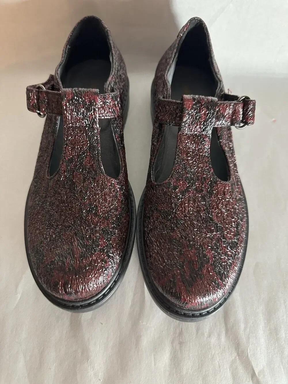 NWOB Naturino Mary Jane Shoes Girls/Kids Dark Crimson Black Dressy EU34 US3